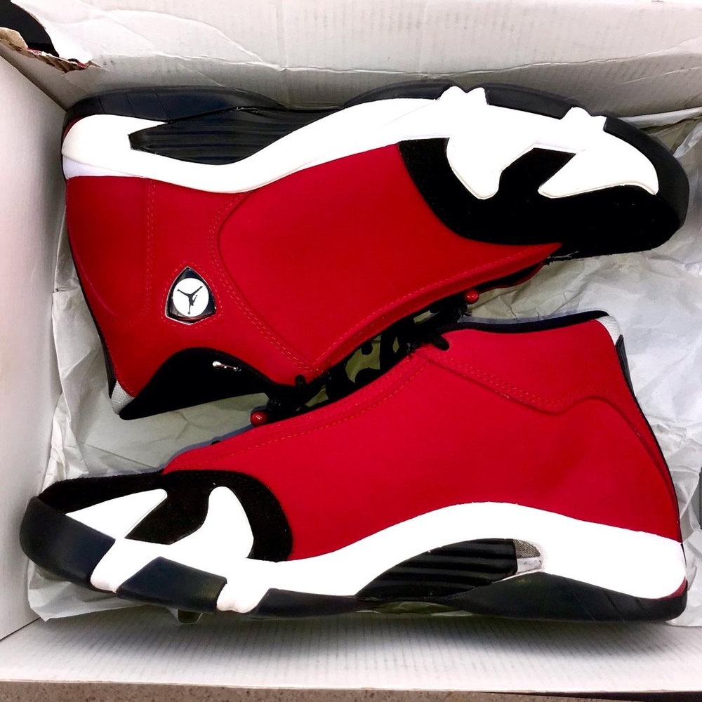 Jordan 14 🩸”GYM RED🩸sz 10- og box (Damaged) condition of shoe: 9🧼
$255💵